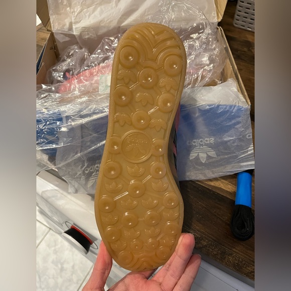 SOLD ELSEWHERE: Pink Adidas Gazelle, brand new in box! - Picture 4 of 12